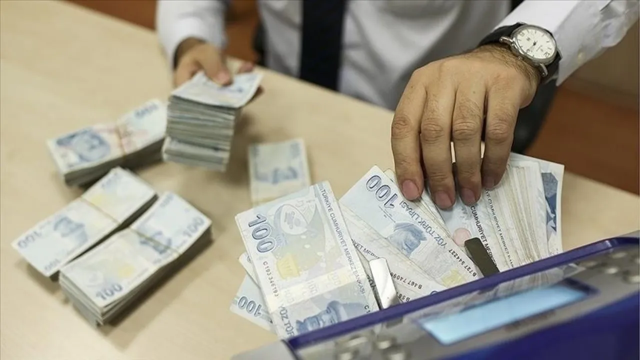 Mevduat Yatırımcısına Çifte Darbe: Stopaj Arttı, Faizler Düştü